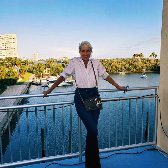 Meet your Posher, Kate - Picture 3 of 5